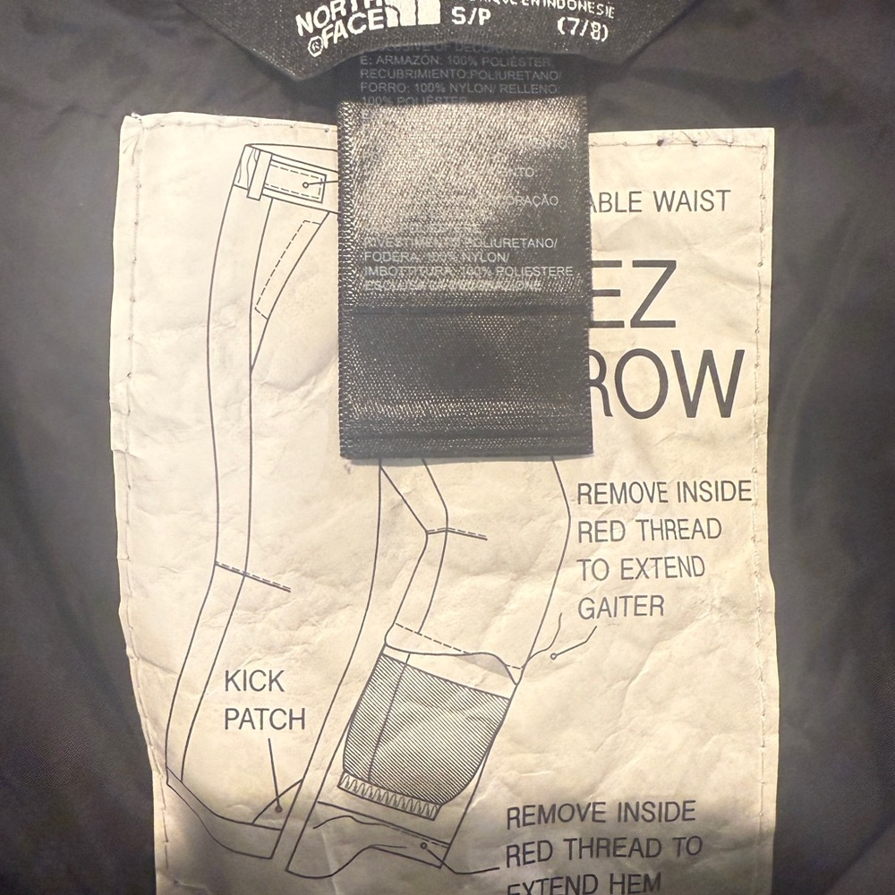 The North Face B Freedom Insulated Black Snow Pants - Picture 5 of 5